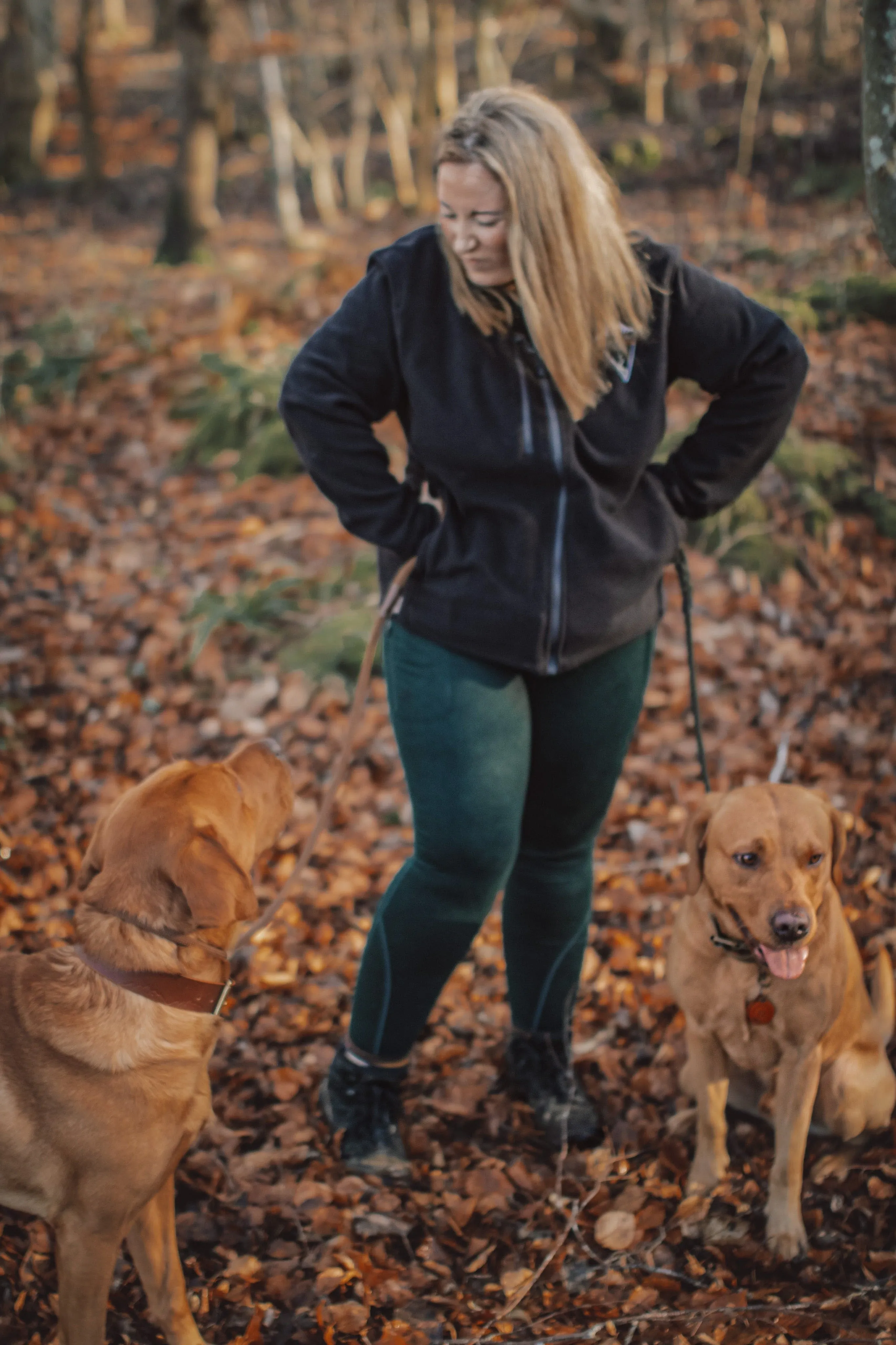 Premium Thermal Outdoor Leggings in Forest Green - Perfect for Cold Weather Adventures